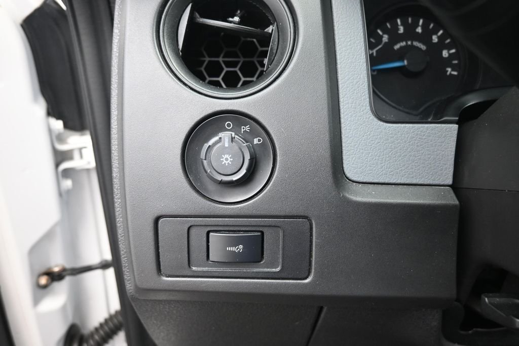 Used 2013 Oxford White Ford XL image 12