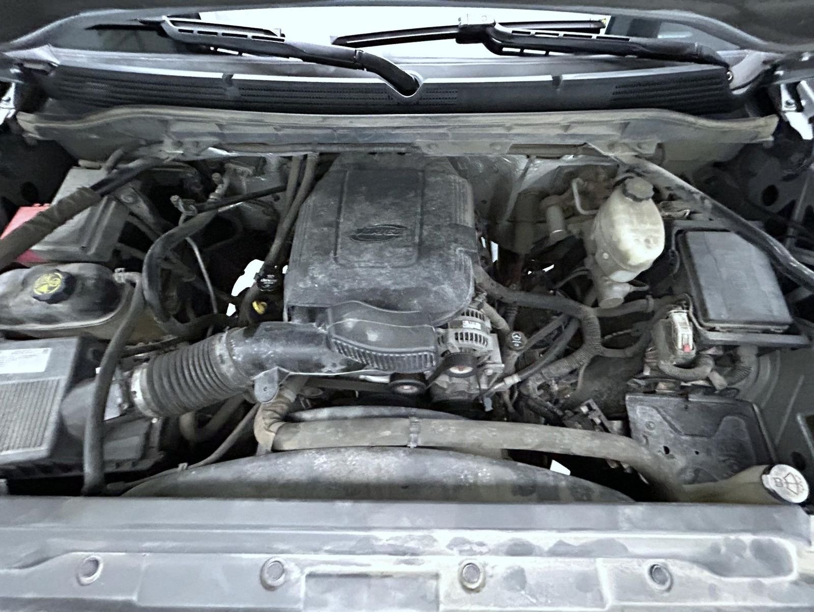 Used 2015 Silver GMC SLE image 23