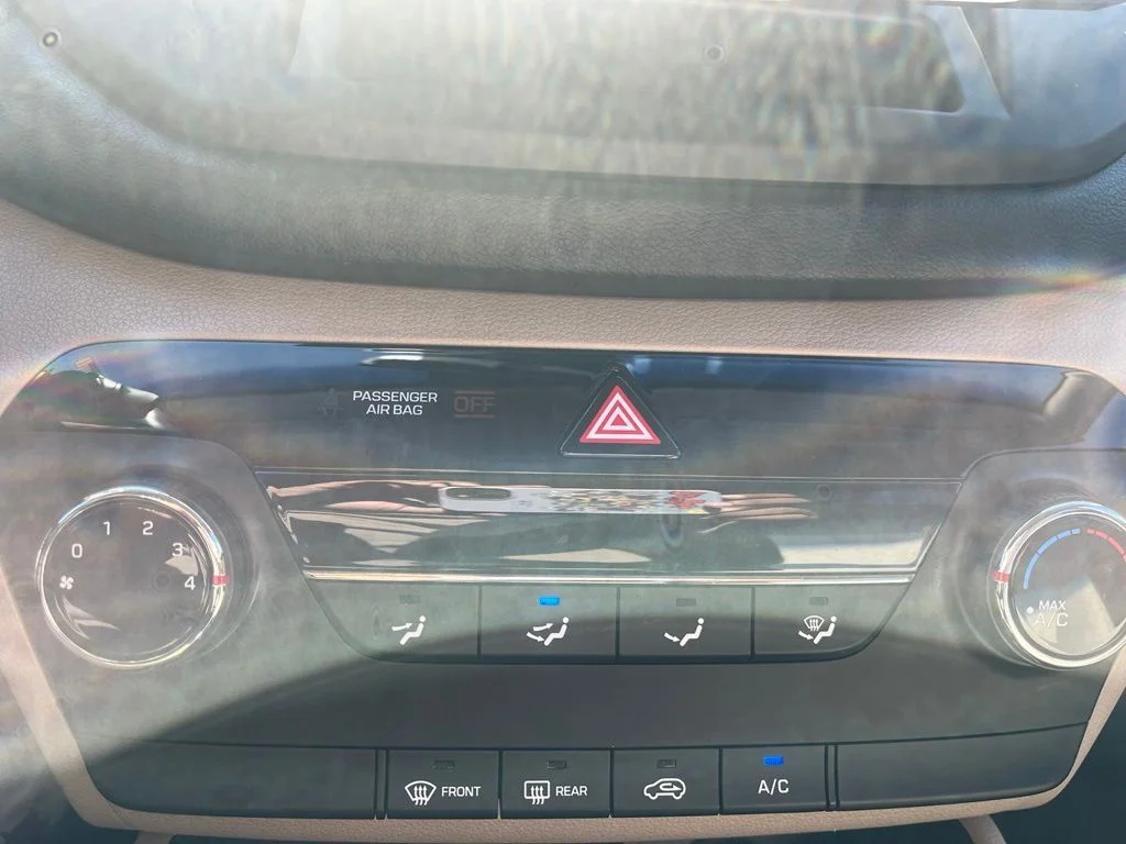 Used 2017 Red Hyundai SE image 18