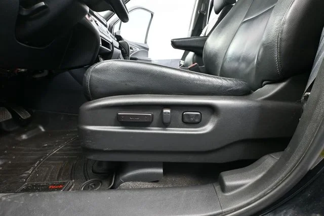 Used 2016 Black Honda EX-L image 28