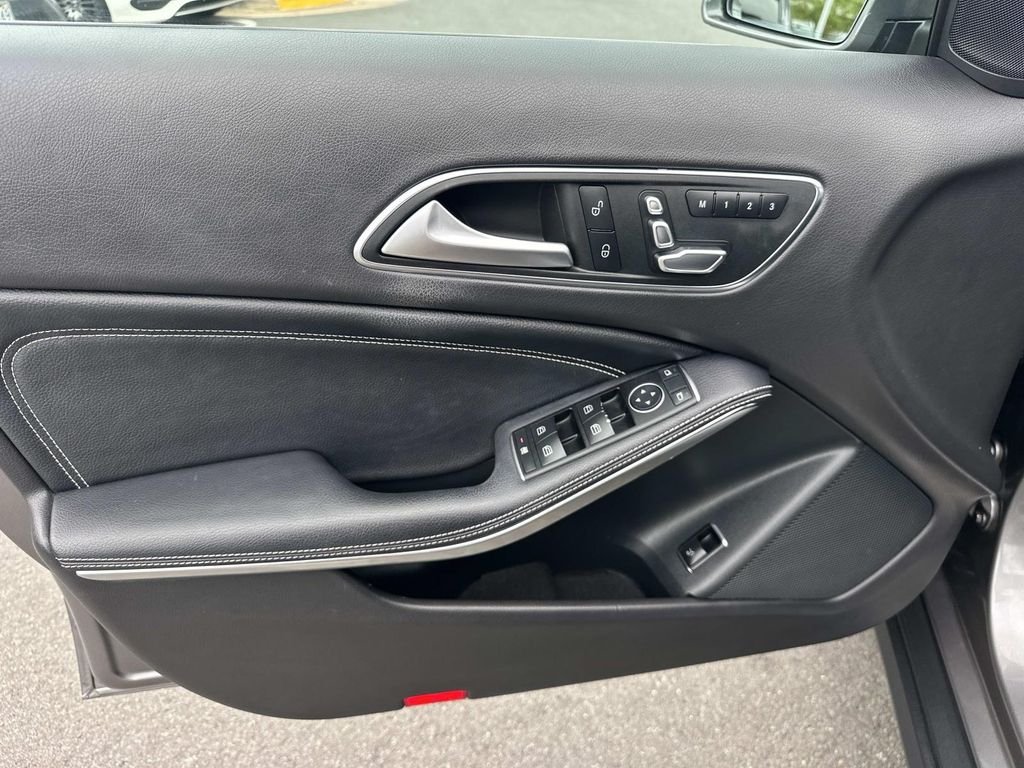 Used 2018 Mountain Gray Metallic Mercedes-Benz GLA 250 image 18