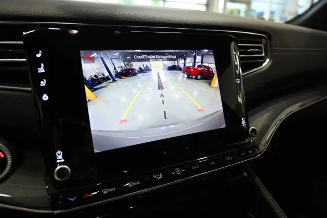 Used 2022  Jeep Series I image 19