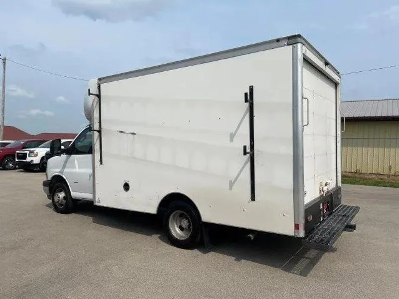 Used 2020 Summit White Chevrolet Work Van image 7