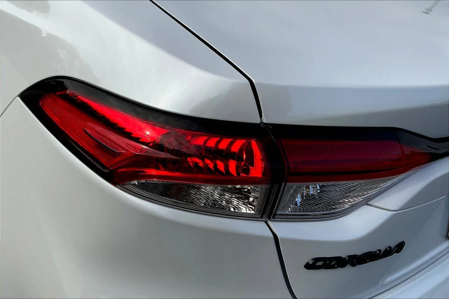 New 2027 Wind Chill Pearl Toyota LE image 14