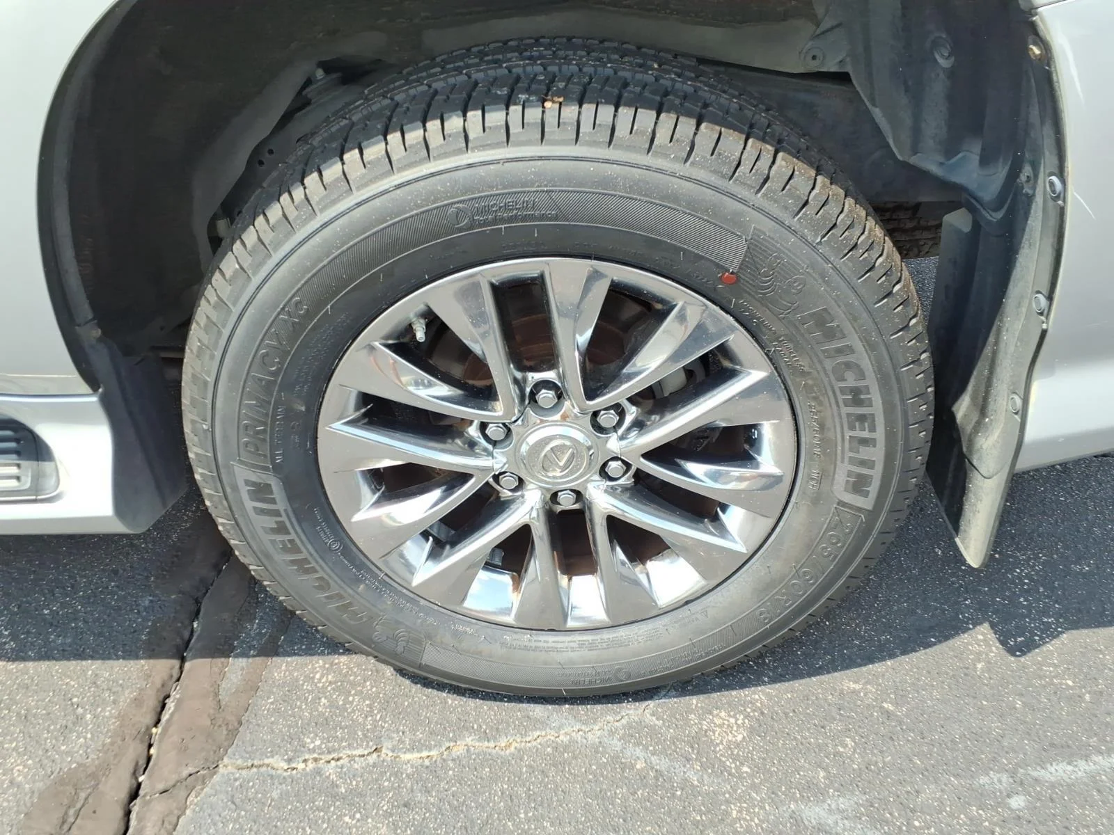 Used 2019 Silver Lining Metallic Lexus GX 460 Premium image 14