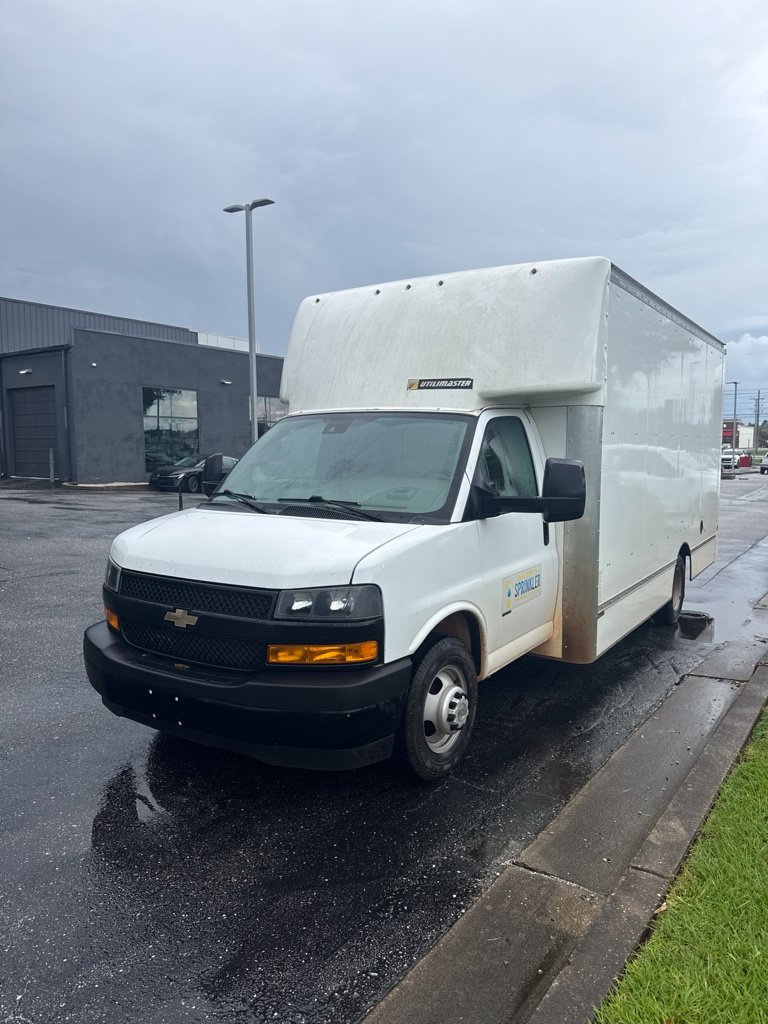 2021 Chevrolet Express Cutaway