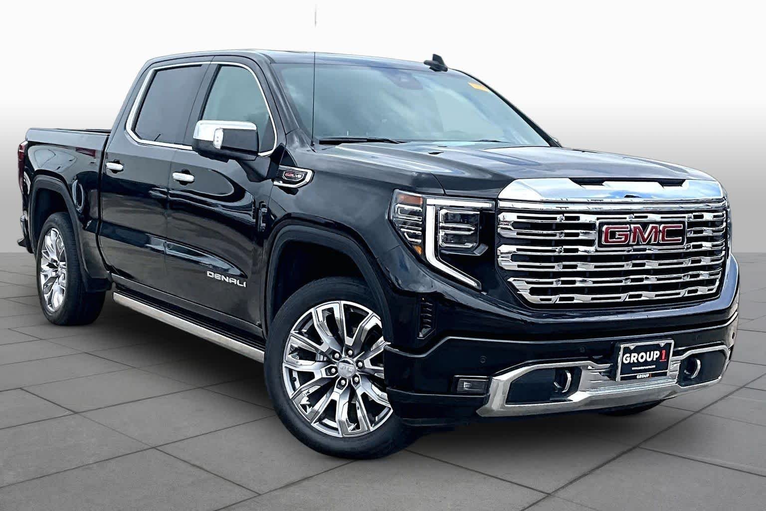 Used 2025 Onyx Black GMC Denali image 3