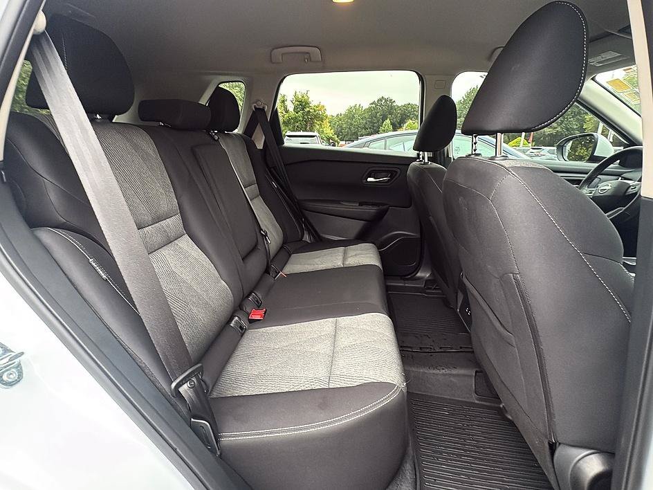 Used 2026 Everest White Pearl Tricoat Nissan SV image 30