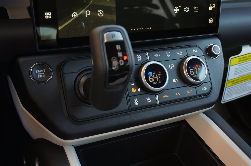 New 2026 Carpathian Grey Land Rover X-Dynamic SE image 27
