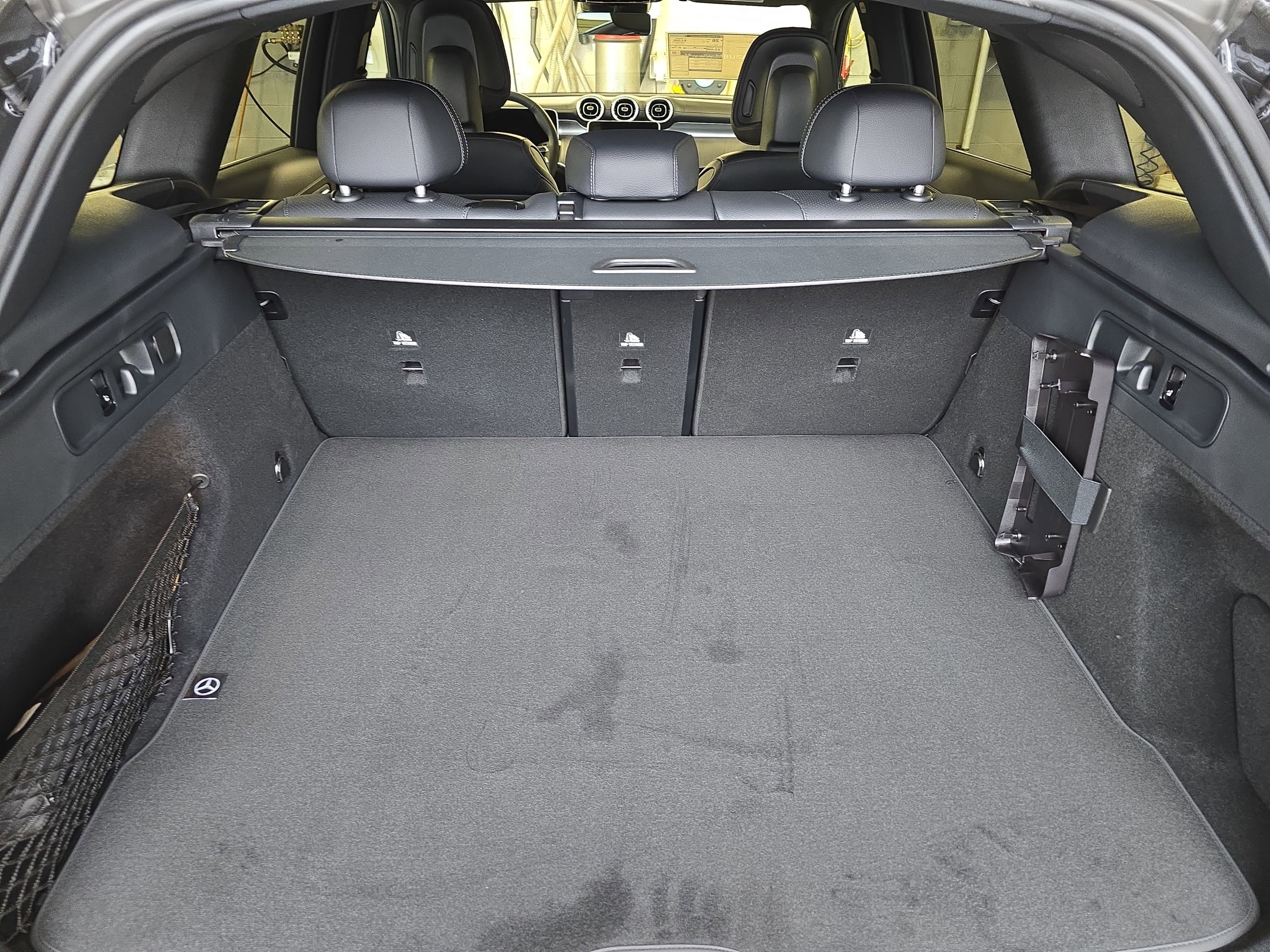 New 2026 Graphite Grey Metallic Mercedes-Benz GLC300 image 13