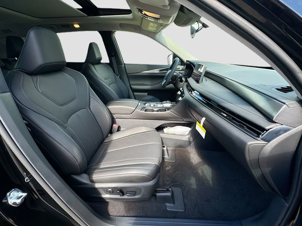 New 2027 BLACK OBSIDIAN INFINITI Pure FWD image 30
