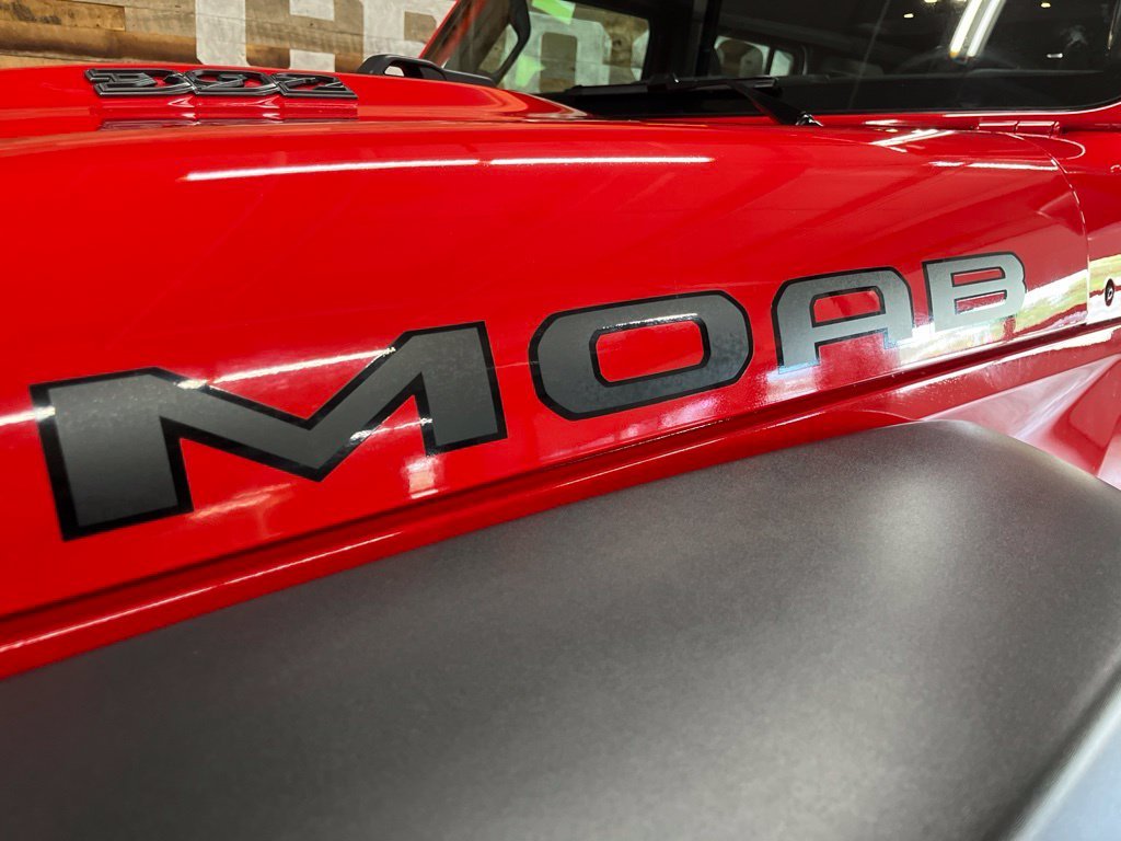 New 2026 Firecracker Red Clear-Coat Exterior Paint Jeep Moab 392 image 12