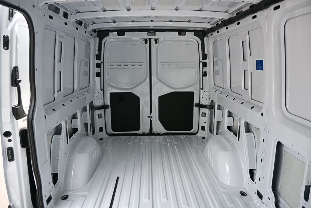 Used 2025 Arctic+White Mercedes-Benz Cargo 144 WB image 17