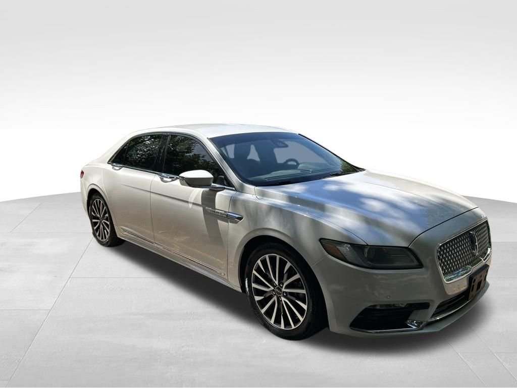 Used 2017 White Lincoln Select image 8