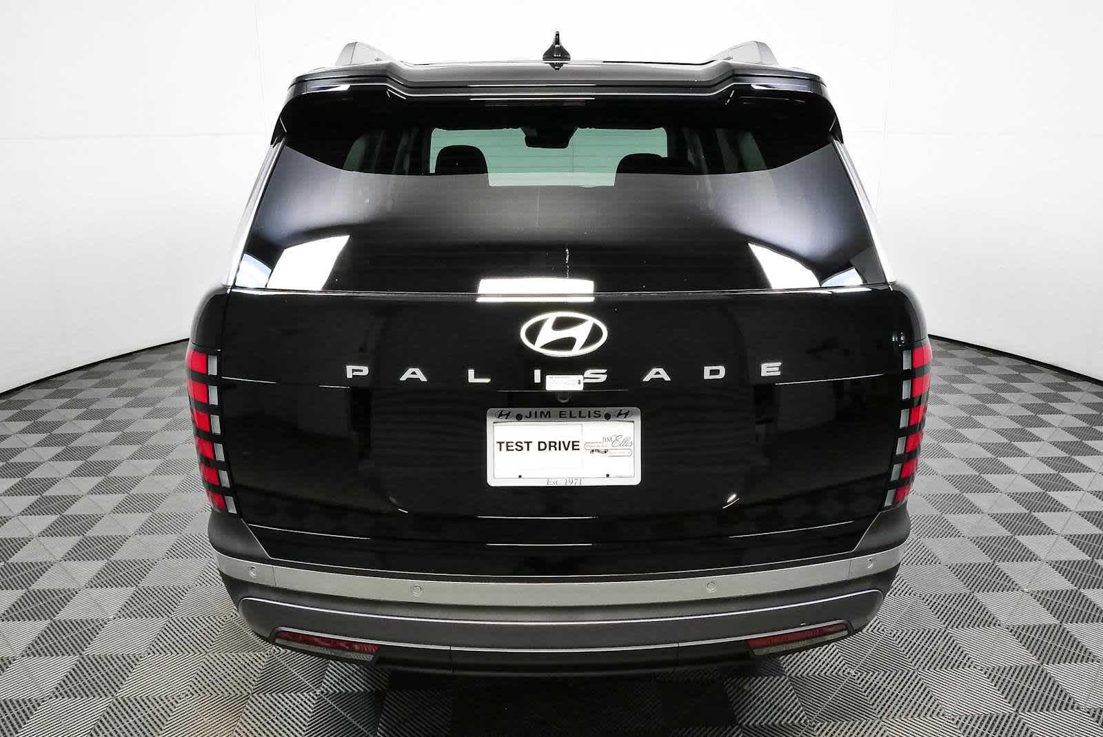 New 2026 Abyss Black Pearl Hyundai SEL Premium FWD image 4