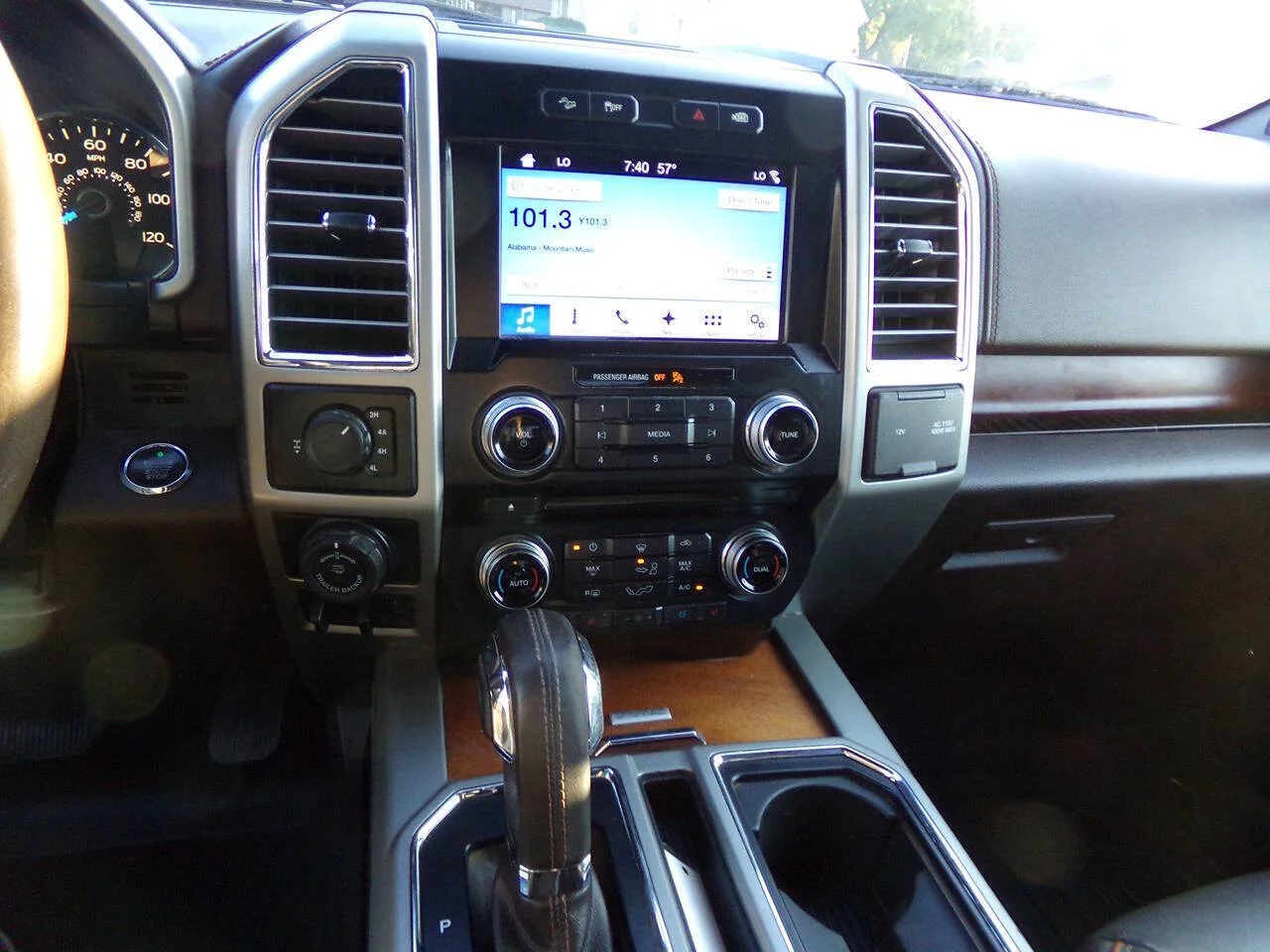Used 2016 Red Ford King Ranch 4x4 4dr SuperCrew 5.5 ft. SB image 13