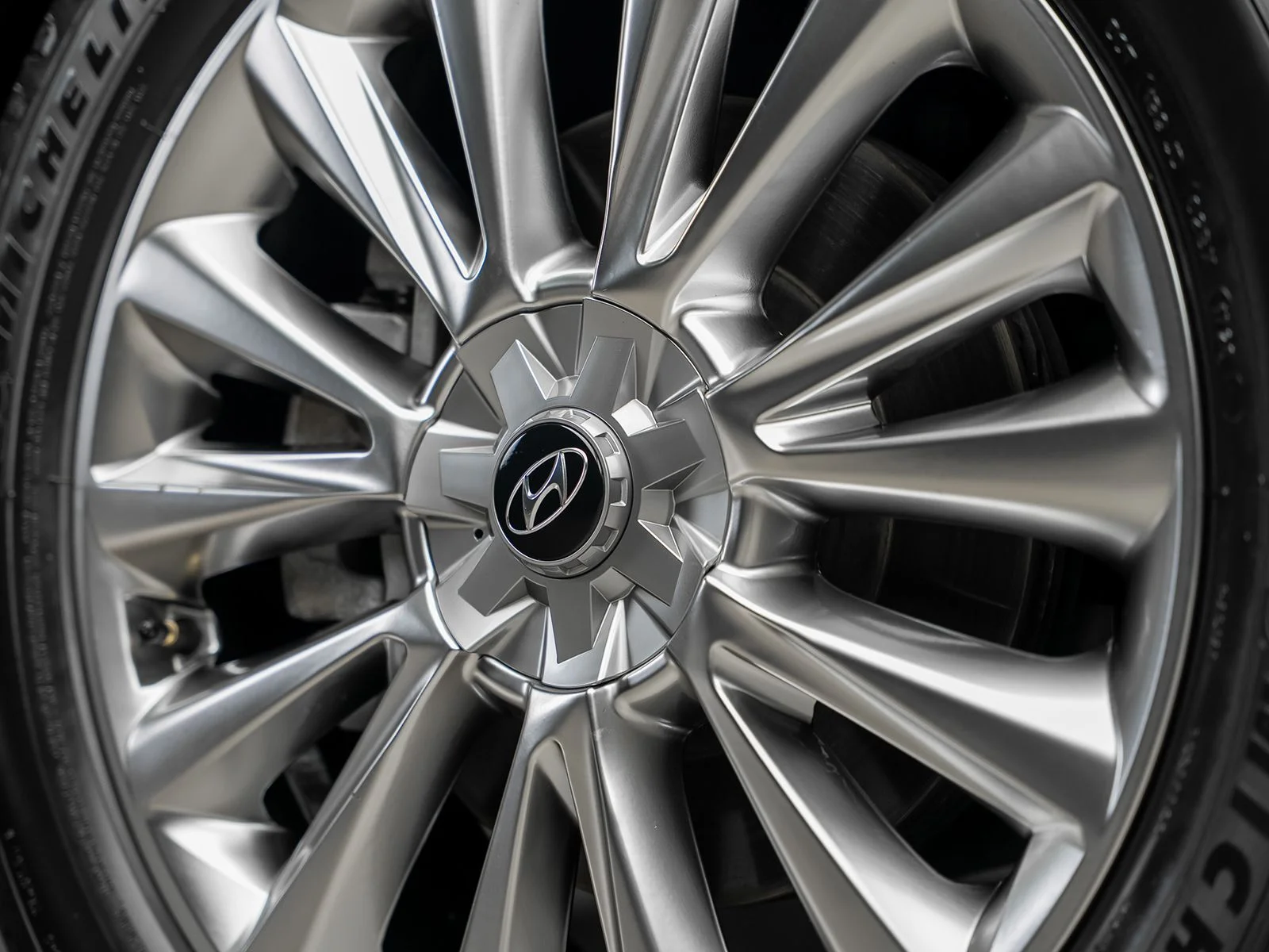 Used 2020 Silver Hyundai Limited image 23