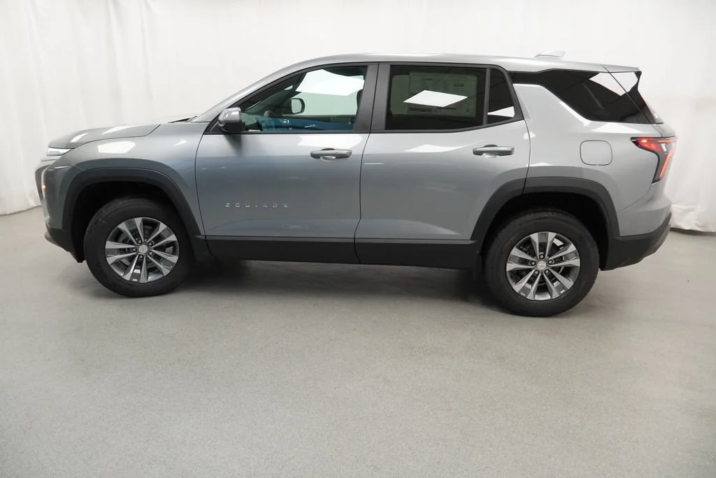 2027 Chevrolet Equinox LT - Photo 38
