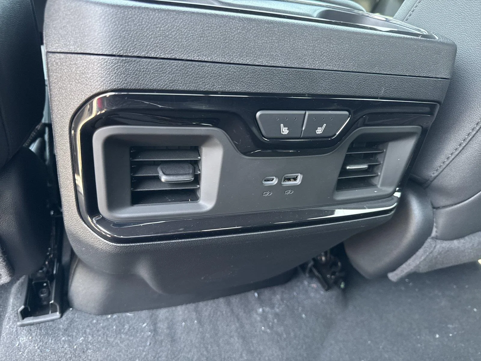 New 2026 Sterling Metallic GMC AT4 image 32