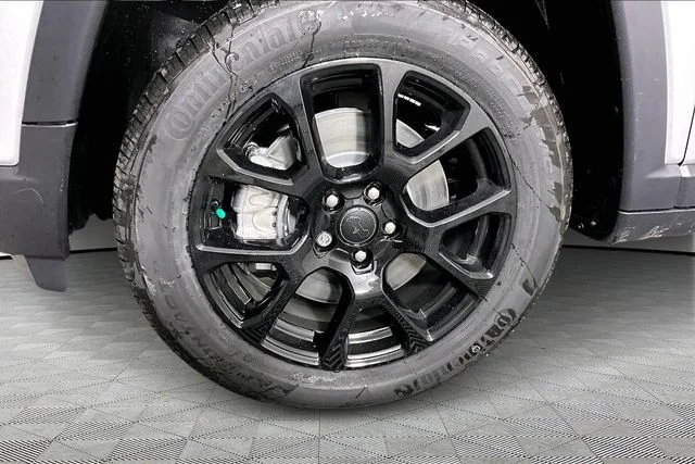 New 2026 Silver Jeep Latitude image 12