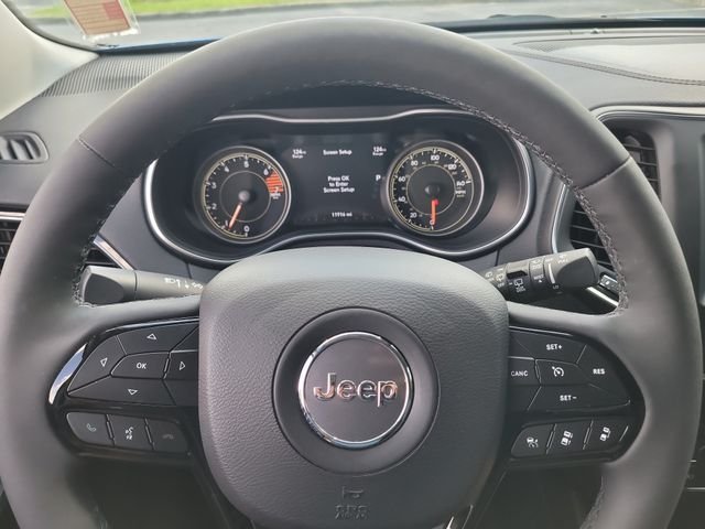 Used 2023 Blue Jeep Altitude image 29