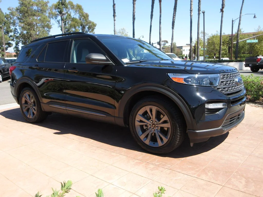 Used 2021 Agate Black Metallic Ford XLT image 6
