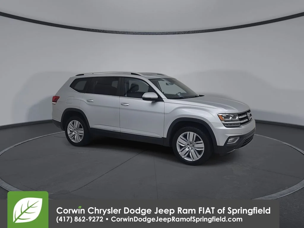 Used 2019  Volkswagen SEL image 2