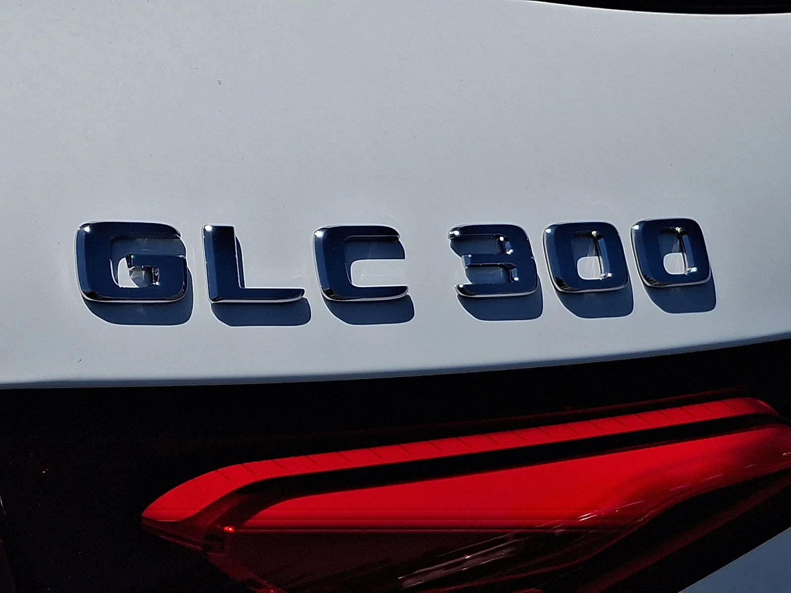 Used 2026 Polar White Mercedes-Benz GLC 300 image 15