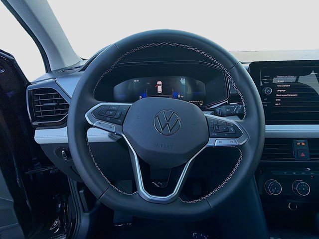 New 2026 Deep Black Pearl Volkswagen 1.5T S image 10