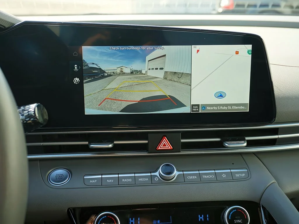 2025 Hyundai Elantra SEL - Photo 24