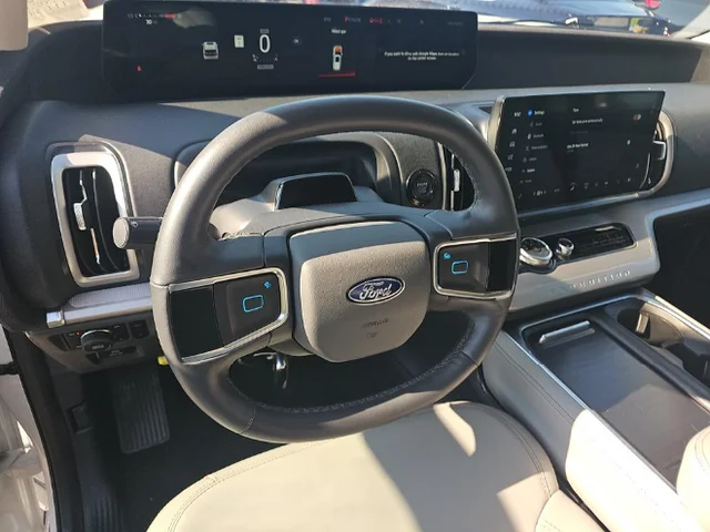 Used 2025 White Metallic Ford Active image 12