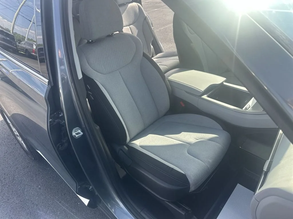 Used 2023 Gray Hyundai SE image 32