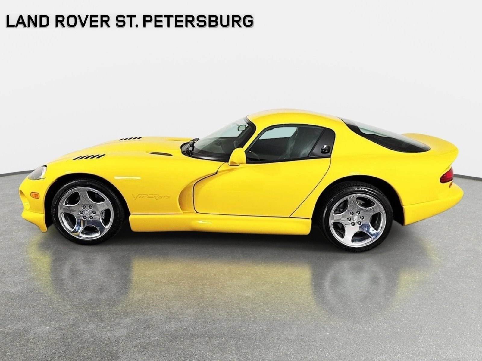 Used 2001 Viper Race Yellow Clearcoat Dodge GTS image 8