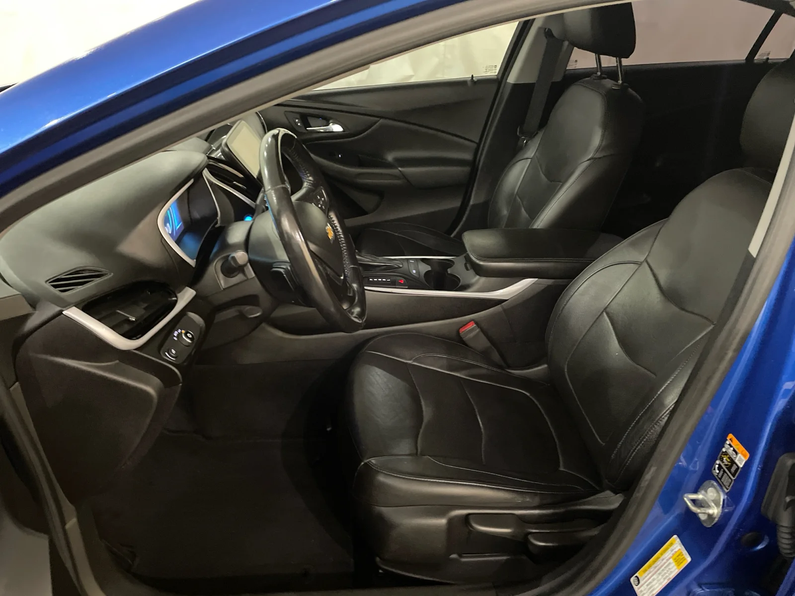 Used 2018 Kinetic Blue Metallic Chevrolet LT image 9