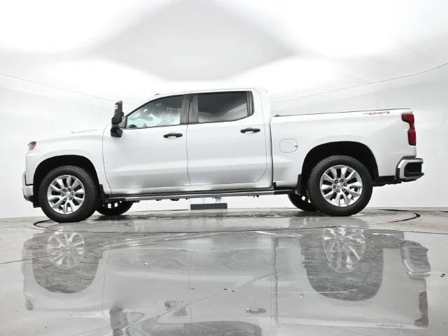 Used 2021 SUMMIT WHITE Chevrolet Custom image 12