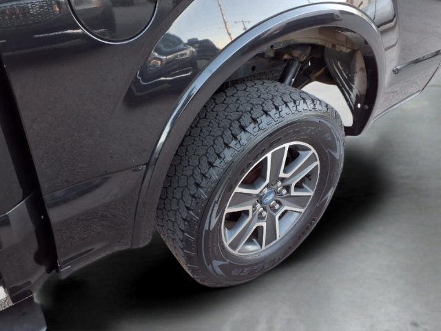 Used 2015  Ford XLT image 4