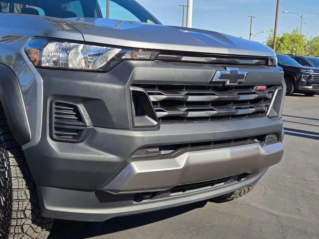 Used 2025 Sterling Gray Metallic Chevrolet Trail Boss image 8