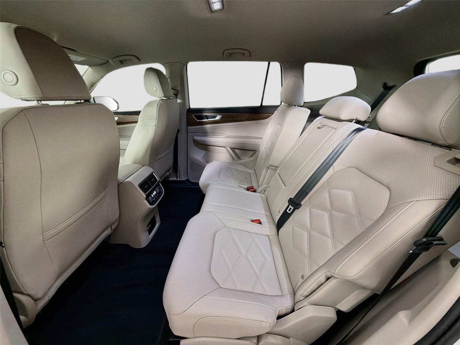 New 2026 Opal White Pearl Volkswagen 2.0T SE image 23