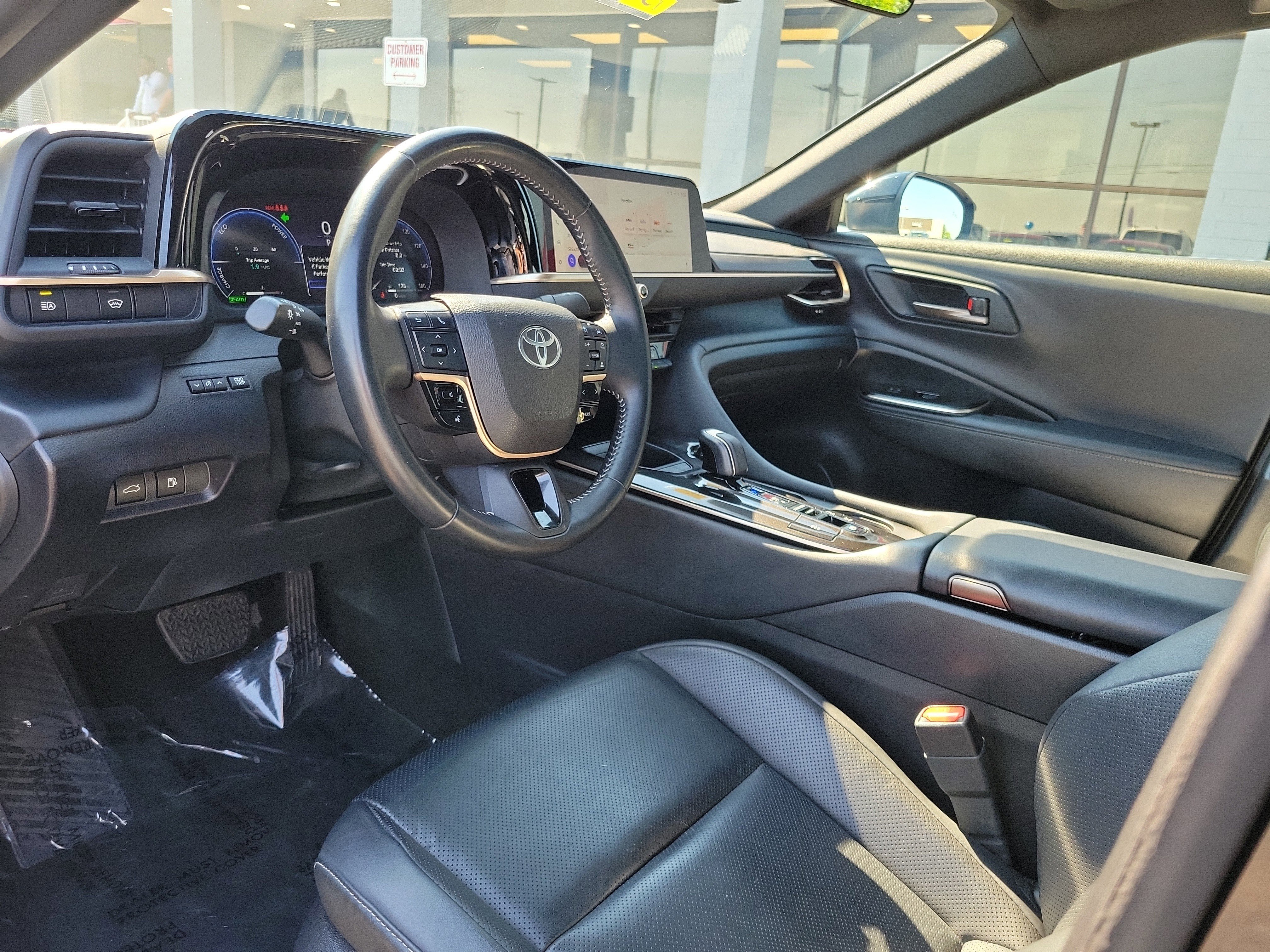 2025 Toyota Crown XLE - Photo 19