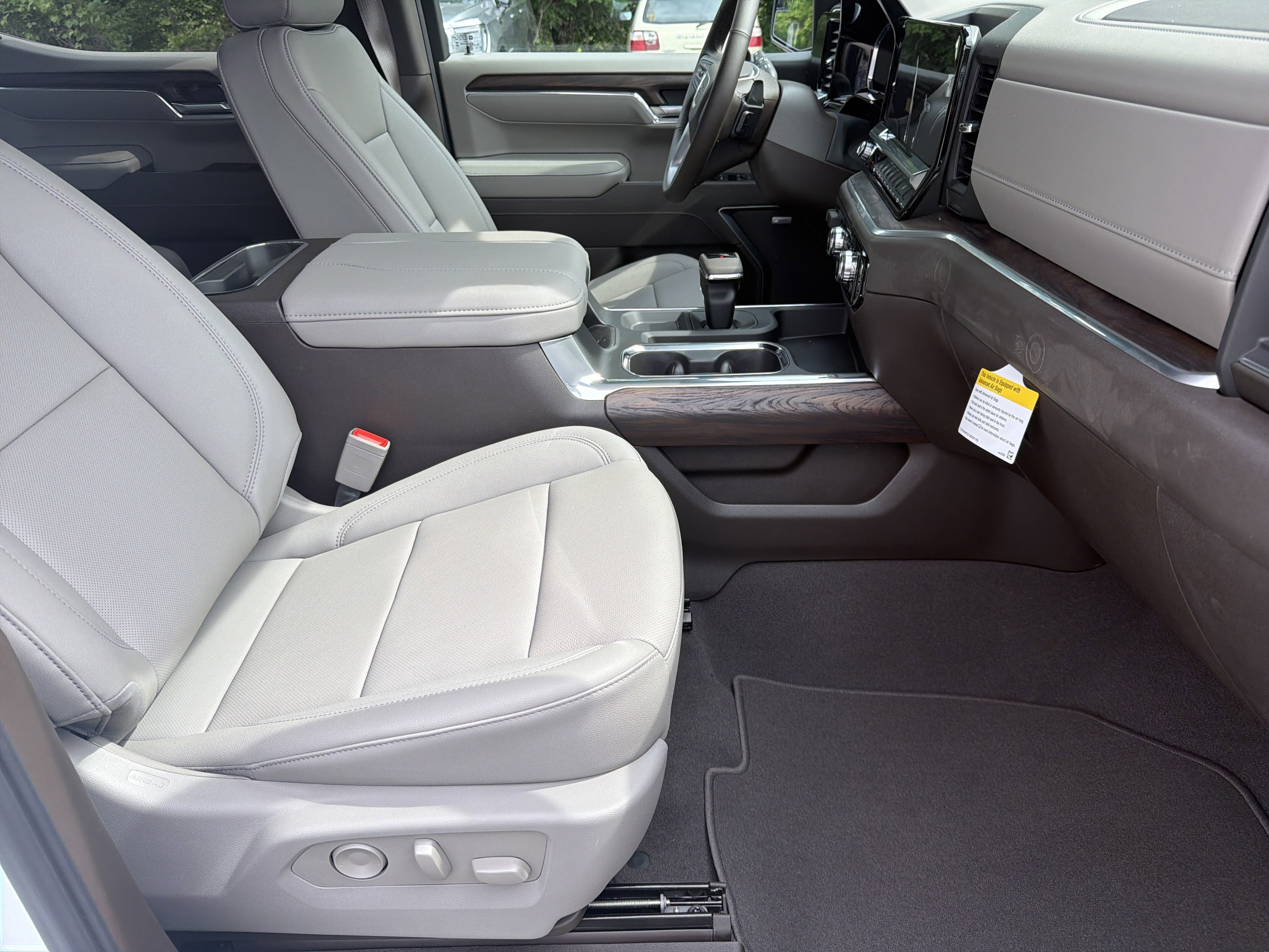 2026 GMC Sierra 1500 SLT - Photo 13