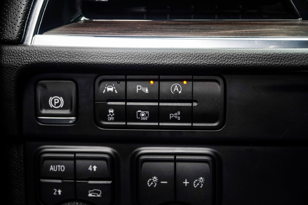 Used 2025 Black Chevrolet Premier image 39