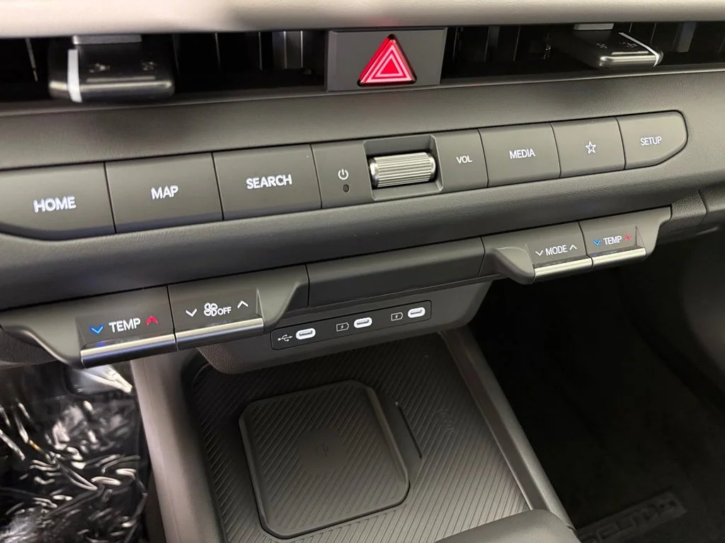 New 2027 Snow White Pearl Kia EX image 31