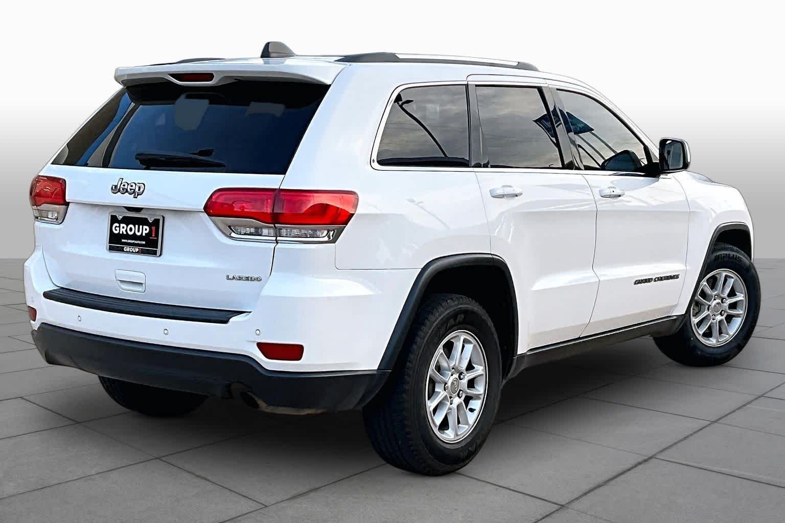 Used 2019 Bright White Clearcoat Jeep Laredo E image 13