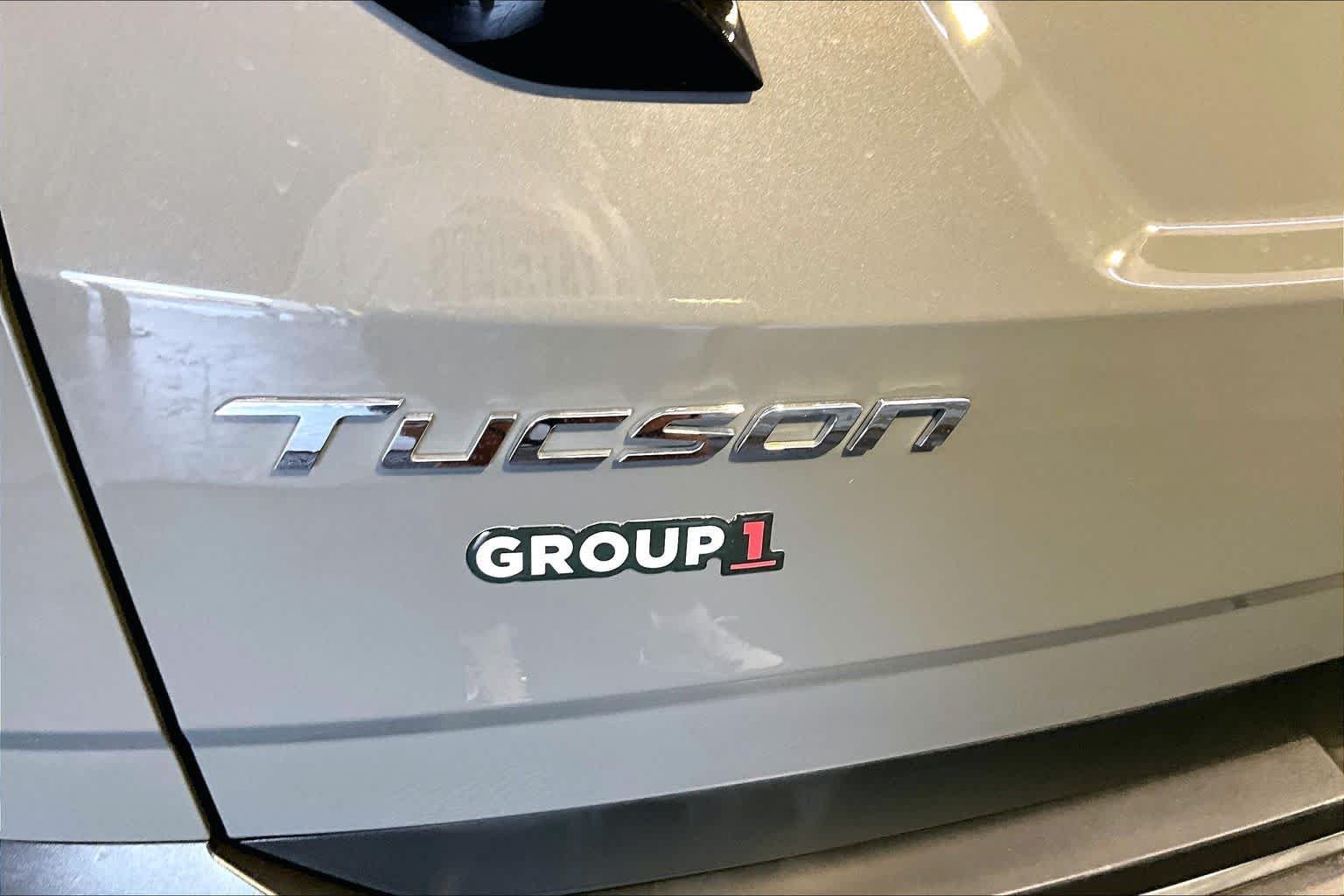 Used 2024 Hampton Gray Hyundai SEL image 10