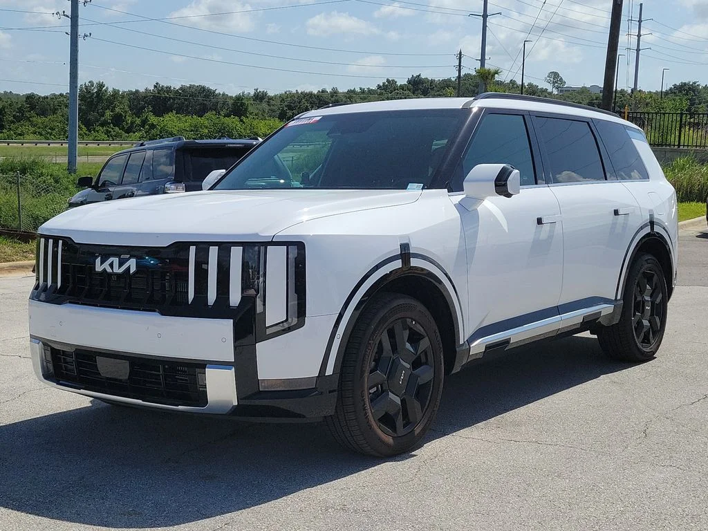 Used 2027 Glacial White Pearl Kia SX image 2