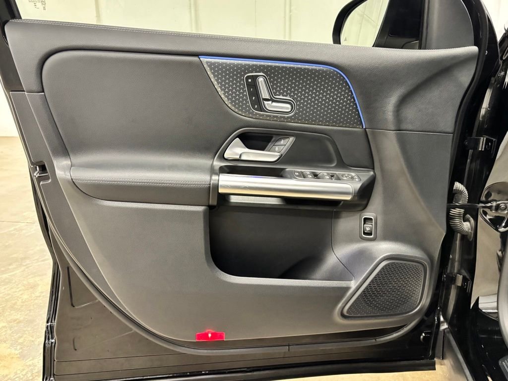 Used 2025 Black Mercedes-Benz GLA 250 image 19