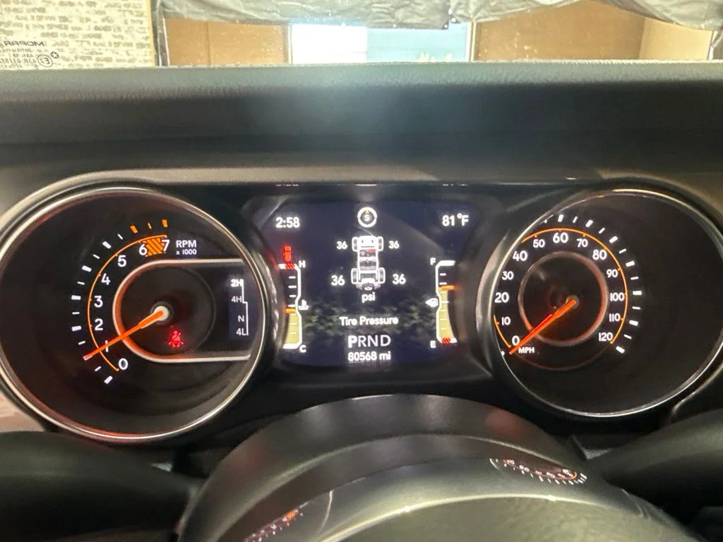Used 2020 Granite Crystal Metallic Clearcoat Jeep Unlimited Sahara image 25