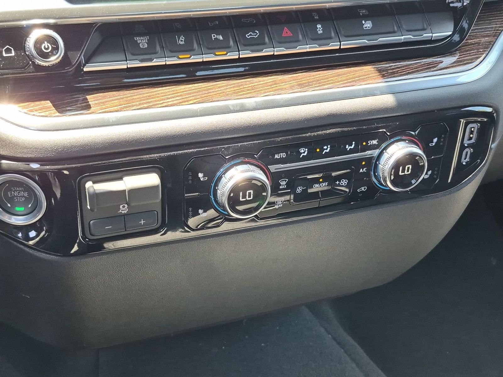 2026 GMC Sierra 3500HD SLE - Photo 12