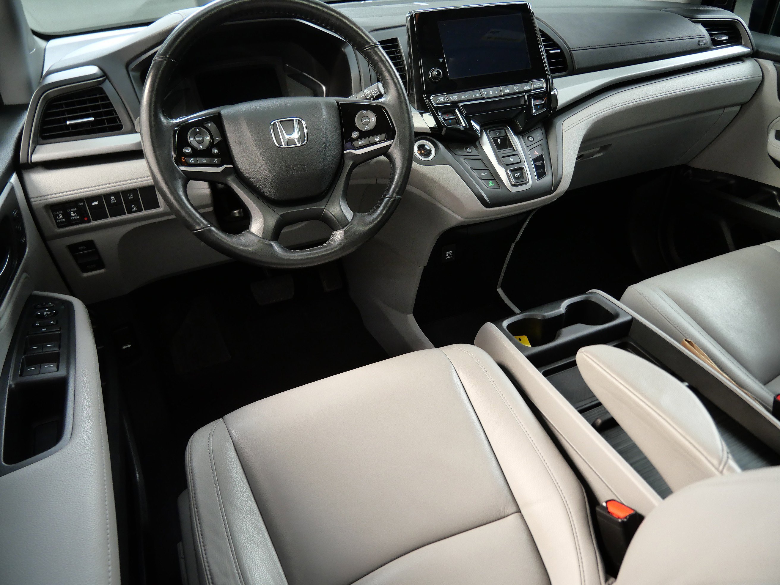 Used 2018 Honda Odyssey EX-L with VIN 5FNRL6H74JB037347 for sale in Minnetonka, Minnesota