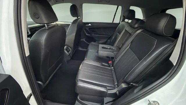 Used 2024  Volkswagen 2.0T SE image 19